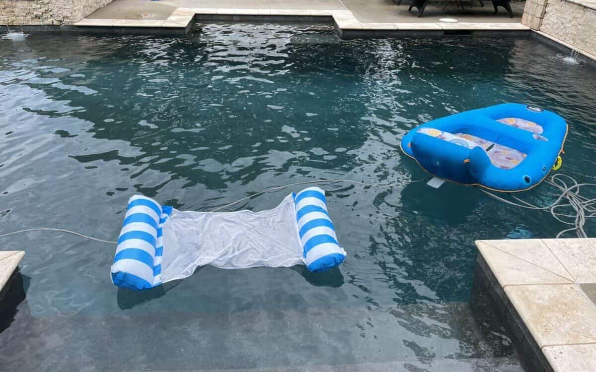Picture of Aqua 4 in 1 pool float.